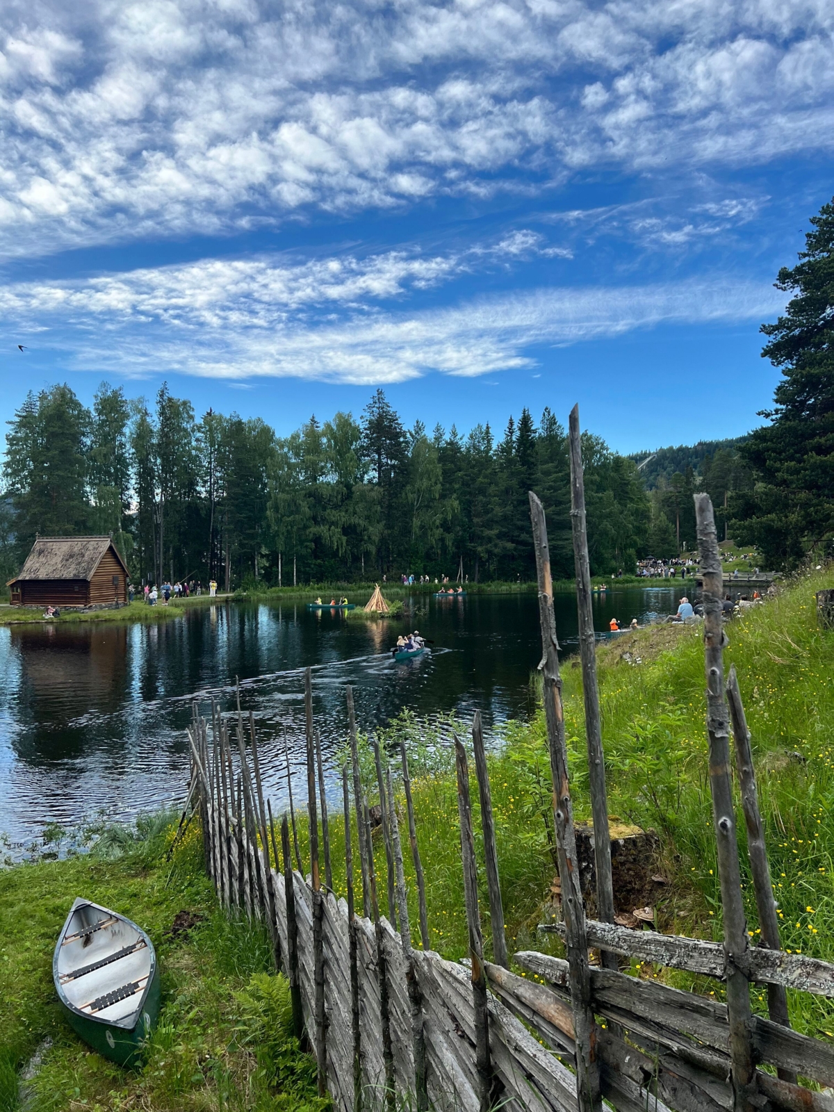 Aktiviteter p&aring; Breisj&oslash;en p&aring; Sankthanskvelden. Foto Ann Kristin Eggen/Maihaugen.

