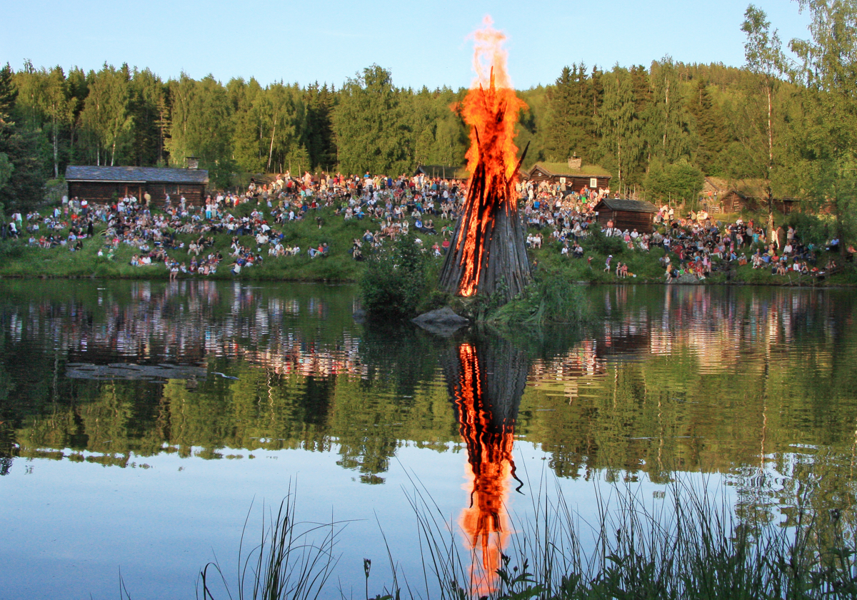 Sankthans p&aring; Maihaugen. Foto: J&oslash;rgen Skaug.

