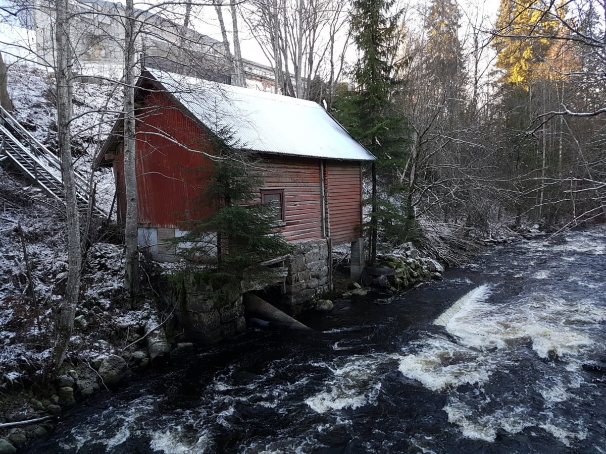 Kraftstasjonen ved Anderkvern i Moelv f&oslash;r flytting til Maihaugen i 2019. Foto: Maihaugen

