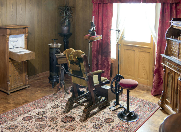 An old dental chair from the exhibition Anders Sandvigs dental office at Maihaugen, Lillehammer.